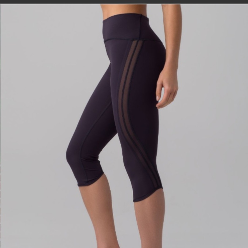 Lululemon Sun Setter Crop (17")
Boysenberry